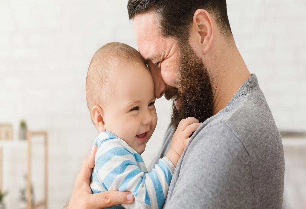 بررسی تاثیر مرخصی پدری بر مشارکت پدر و کاهش رفتارهای بازدارنده مادران