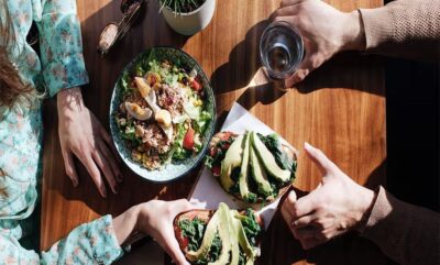 بهترین غذاهای شادی آور برای بهبود سلامت روان و خلق و خو