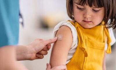 توصیه جدید واکسن کودکان؛ تقابل انجمن متخصصان اطفال آمریکا با رویکرد اخیر CDC