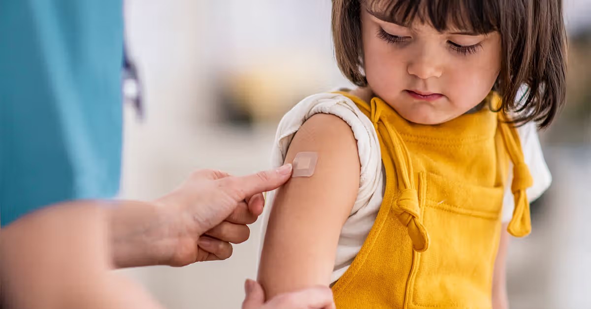 توصیه جدید واکسن کودکان؛ تقابل انجمن متخصصان اطفال آمریکا با رویکرد اخیر CDC