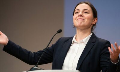 بررسی رفتار خودشیفته؛ گفتار در برابر نوشتار و تفاوت در قدرت اقناع