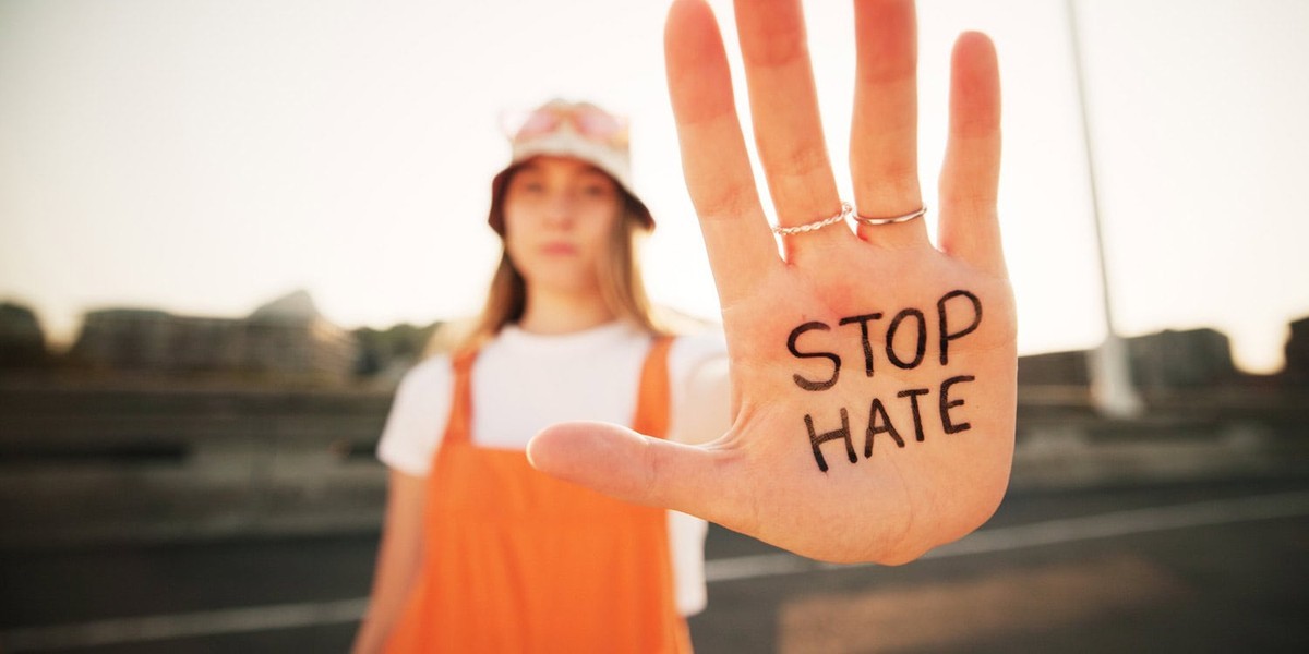 تاثیر سن بر میزان حمایت از محدودیت آزادی بیان و نفرت پراکنی