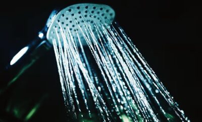 دوش گرفتن در تاریکی برای خواب؛ راهکاری علمی برای بهبود کیفیت استراحت و کاهش استرس