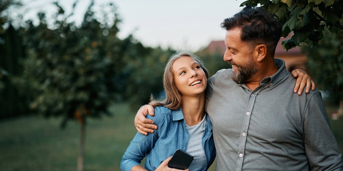 تاثیر سلامت روان والدین بر نوجوانان در استفاده از رسانه و فعالیت بدنی