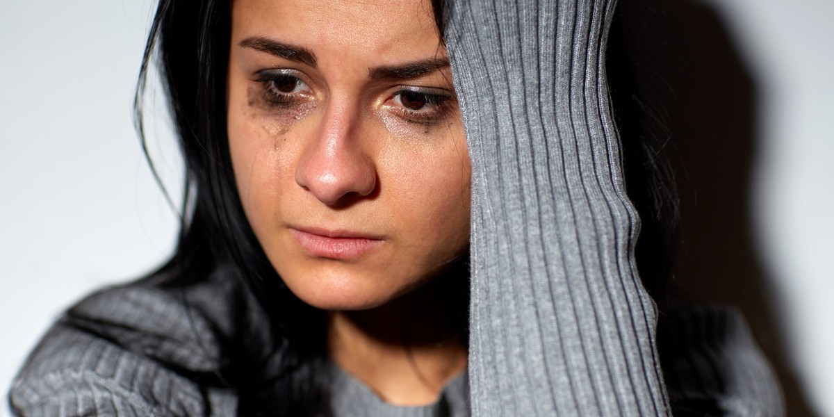 تاثیر گریه بر حال روحی؛ آیا گریه واقعا حالمان را بهتر می کند؟