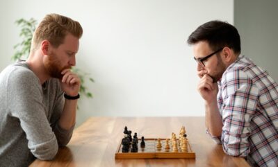 چرا انسان بازی می کند؟ ریشه های تکاملی و یافته های جدید از شبیه سازی ها