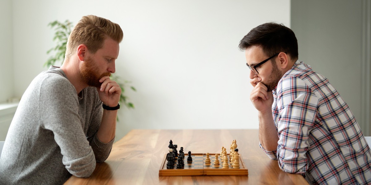 چرا انسان بازی می کند؟ ریشه های تکاملی و یافته های جدید از شبیه سازی ها