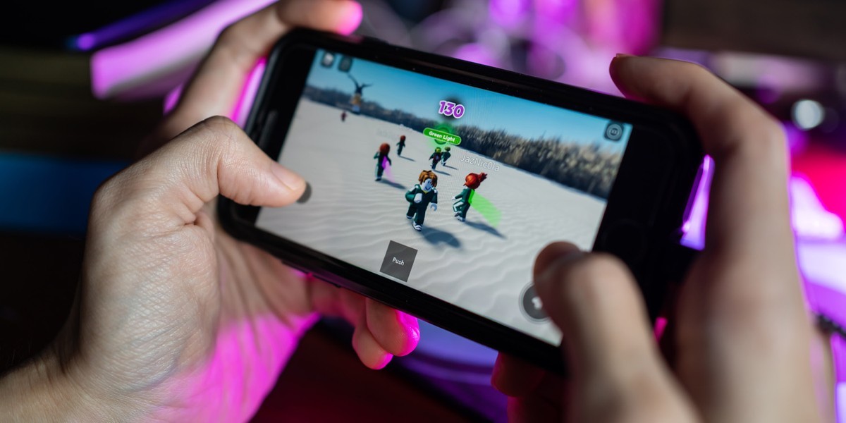 بررسی علمی تاثیر بازی بر عزت نفس کودک و بهبود تصویر بدنی در نوجوانان